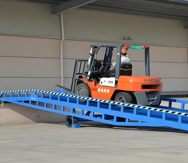 文儒镇移动式卸货平台（叉车用）